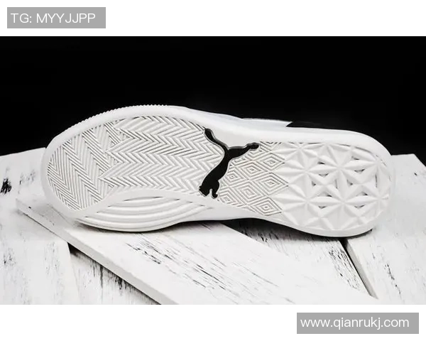 球星专属足球裤设计与功能分析 探讨品牌与科技如何提升运动表现